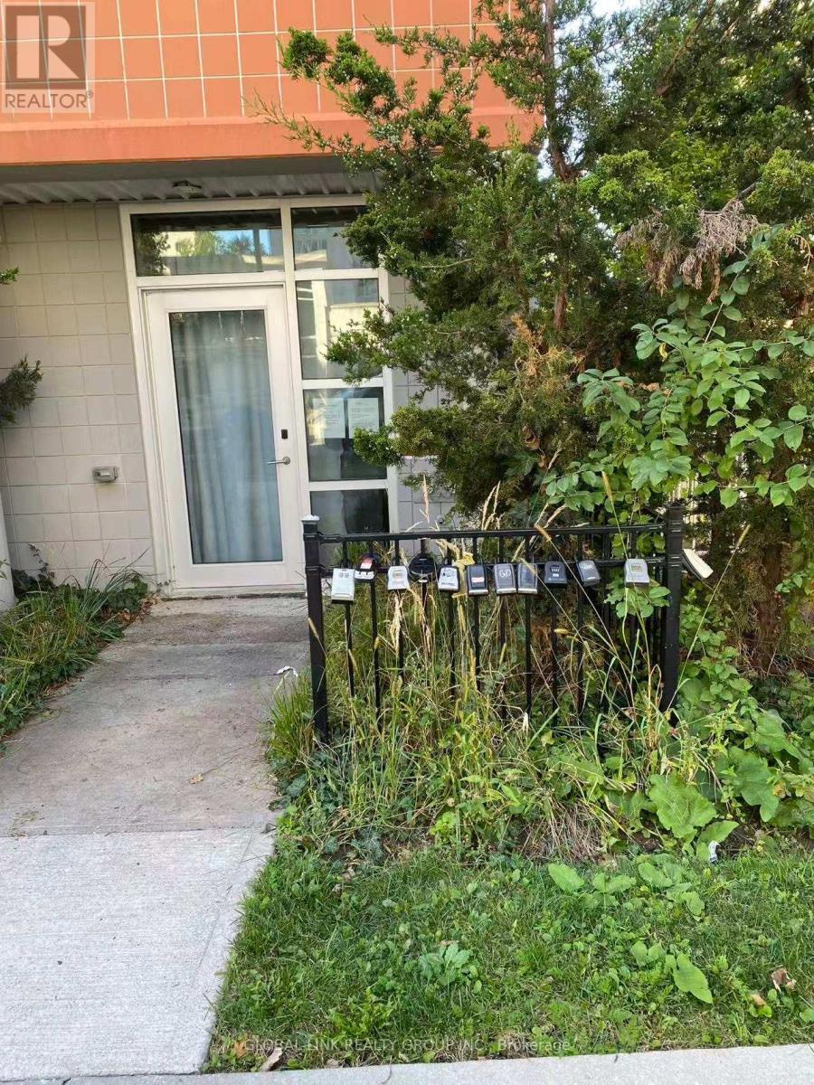 701 - 321 Spruce Street, Waterloo, ON - Outdoor