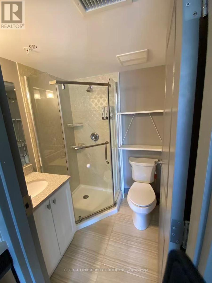 701 - 321 Spruce Street, Waterloo, ON - Indoor Photo Showing Bathroom