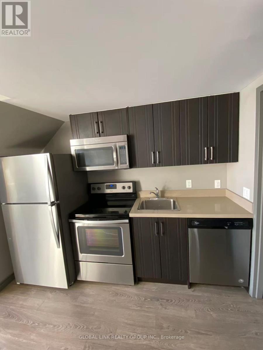 701 - 321 Spruce Street, Waterloo, ON - Indoor Photo Showing Kitchen With Stainless Steel Kitchen