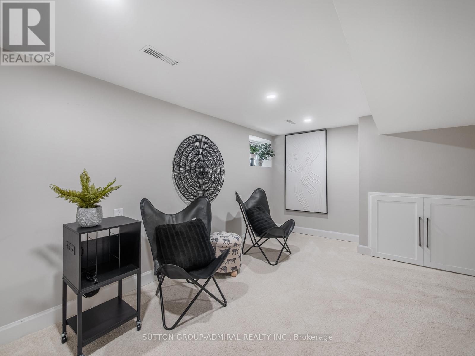 187 Rosslyn Avenue S, Hamilton, ON - Indoor