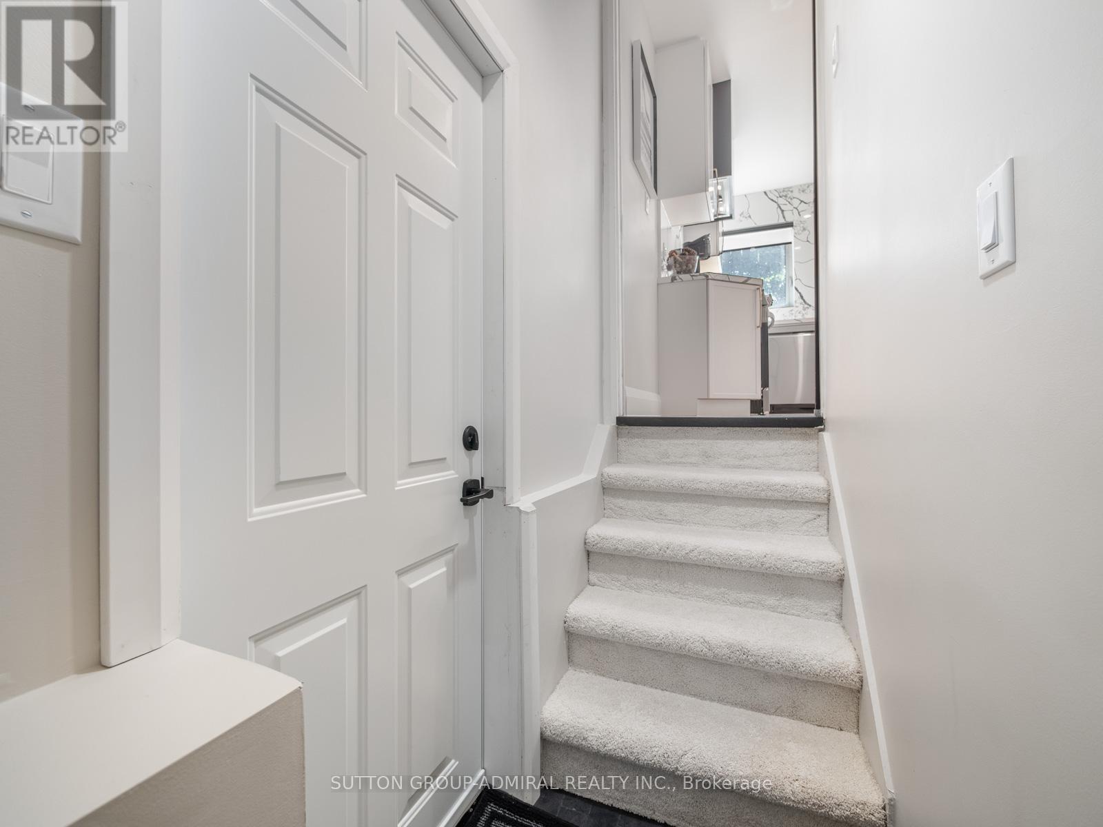 187 Rosslyn Avenue S, Hamilton, ON - Indoor Photo Showing Other Room