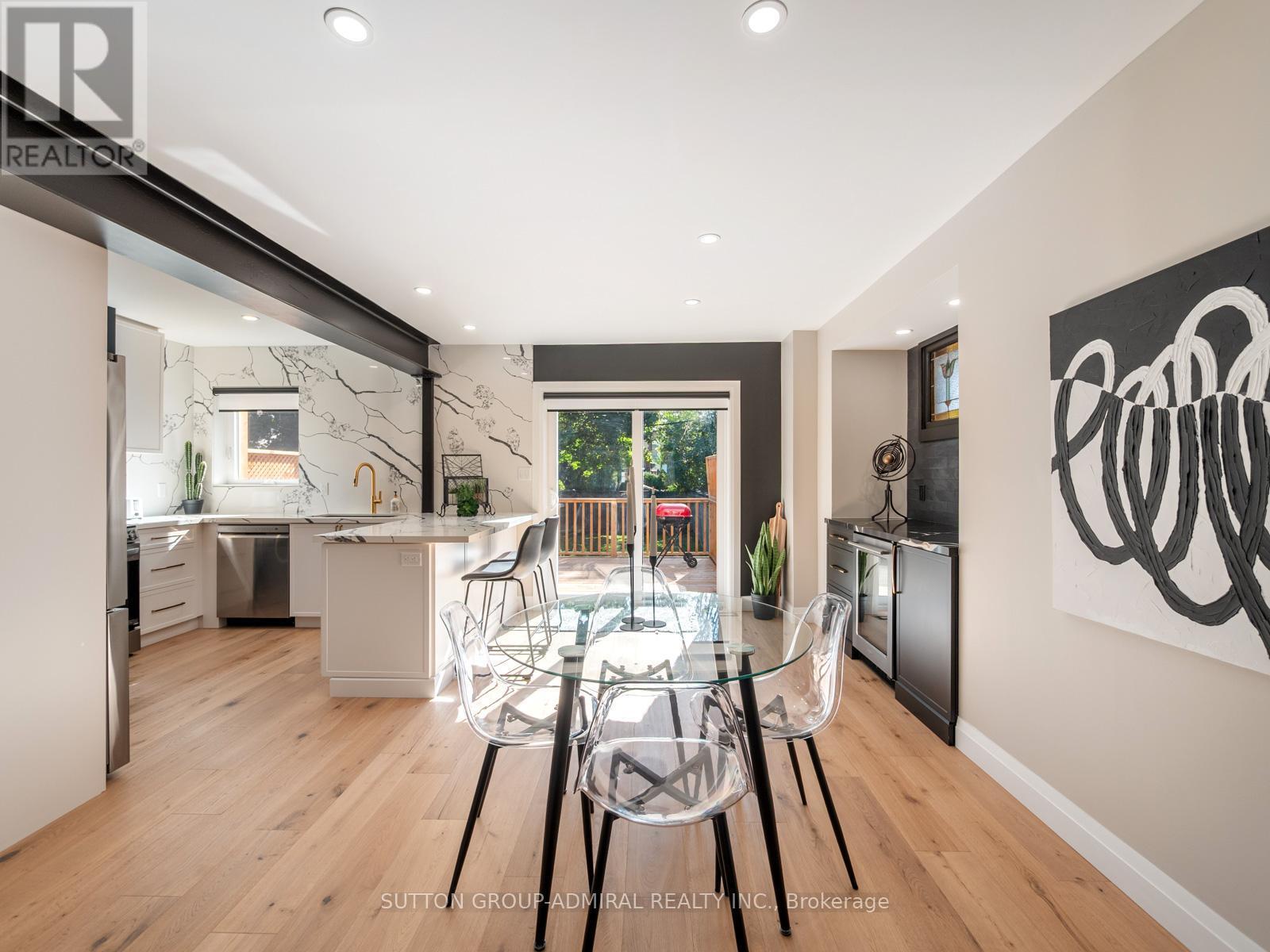 187 Rosslyn Avenue S, Hamilton, ON - Indoor Photo Showing Dining Room