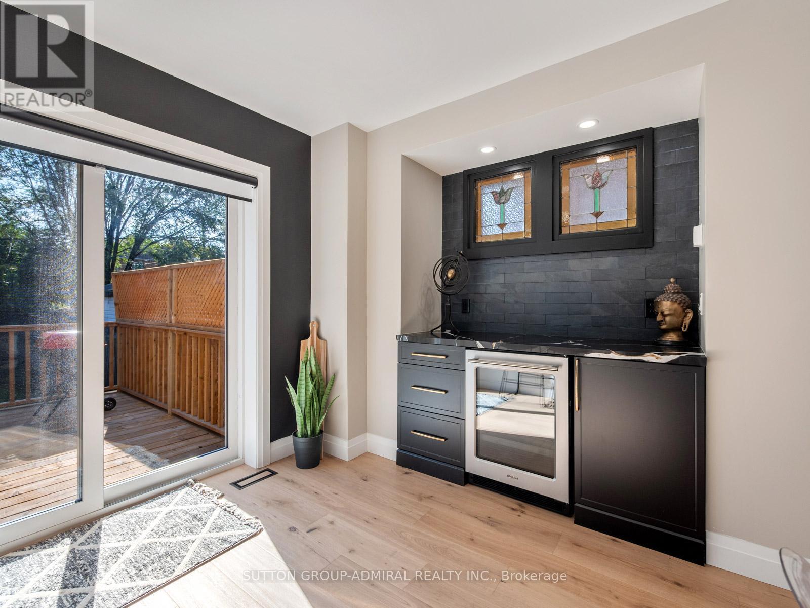 187 Rosslyn Avenue S, Hamilton, ON - Indoor Photo Showing Other Room