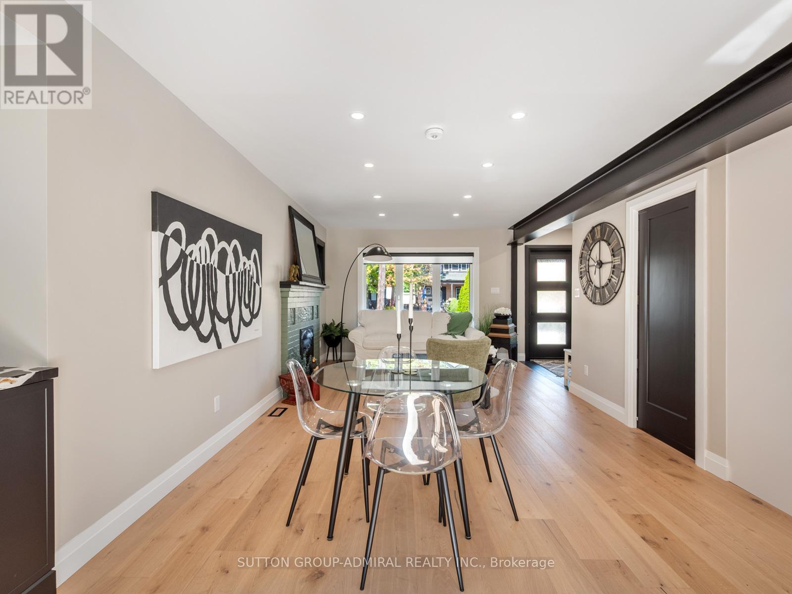 187 Rosslyn Avenue S, Hamilton, ON - Indoor Photo Showing Dining Room