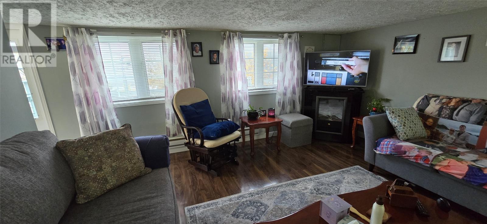 38 Southside Road, Port Au Bras, NL - Indoor Photo Showing Living Room