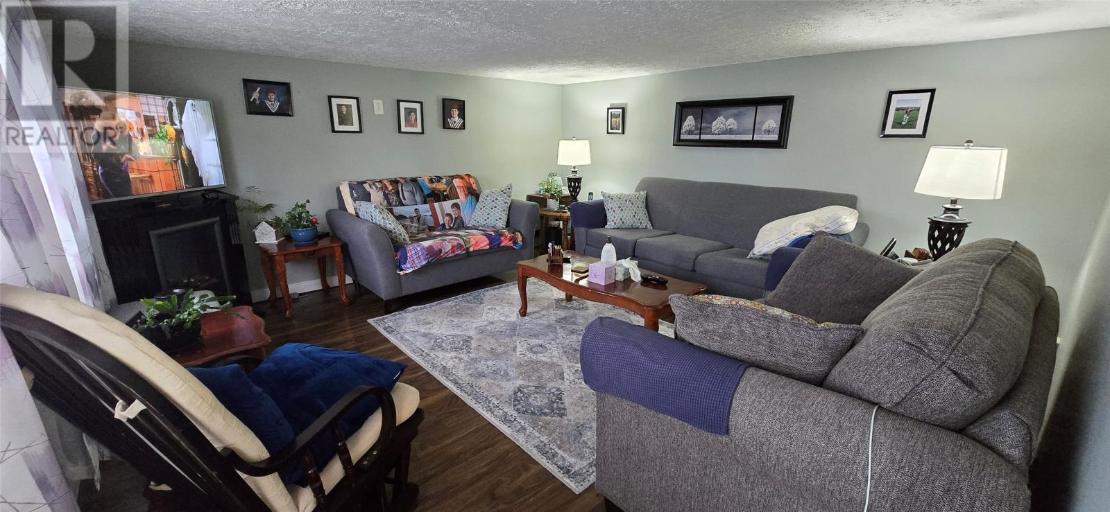 38 Southside Road, Port Au Bras, NL - Indoor Photo Showing Living Room