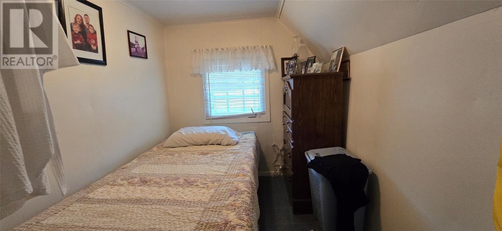 38 Southside Road, Port Au Bras, NL - Indoor Photo Showing Bedroom