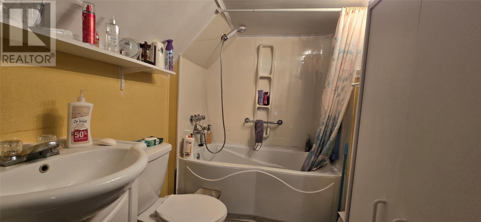 38 Southside Road, Port Au Bras, NL - Indoor Photo Showing Bathroom