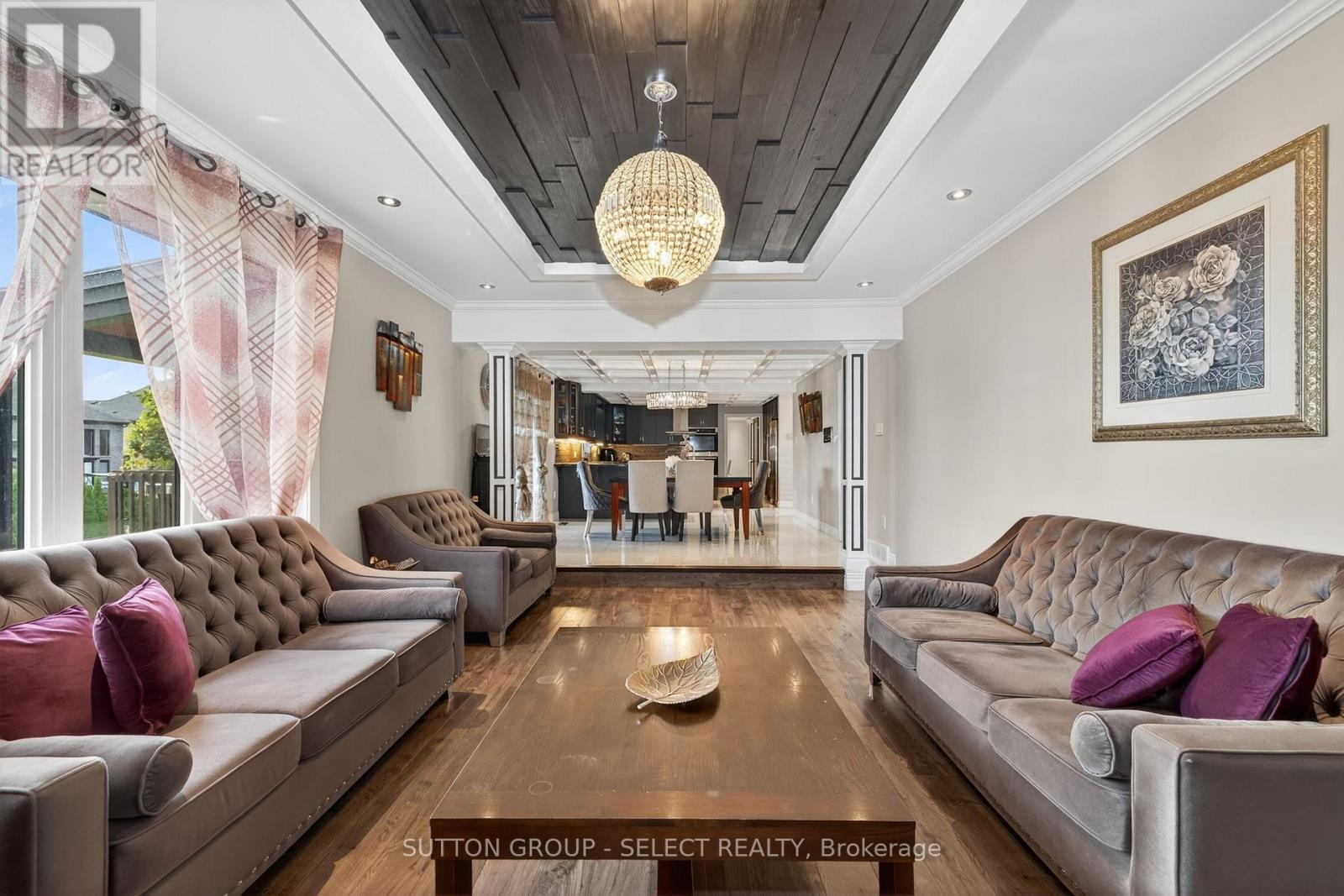 700 Franklinway Crescent, London North (North R), ON - Indoor Photo Showing Living Room
