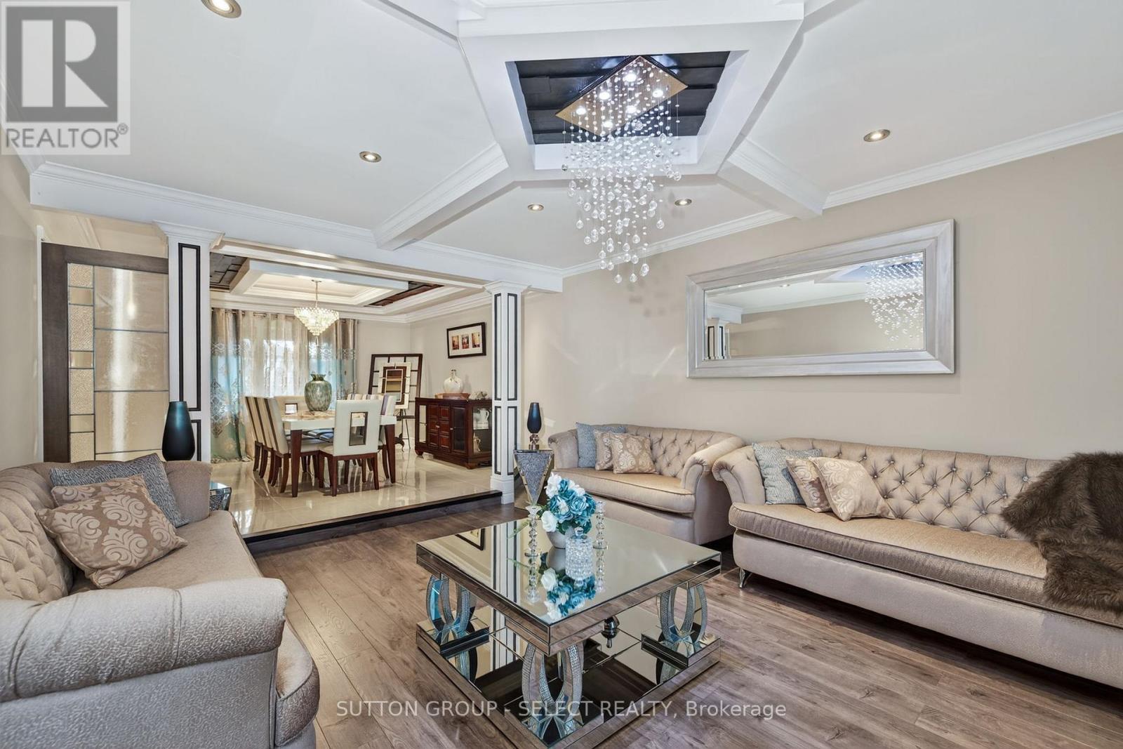 700 Franklinway Crescent, London North (North R), ON - Indoor Photo Showing Living Room
