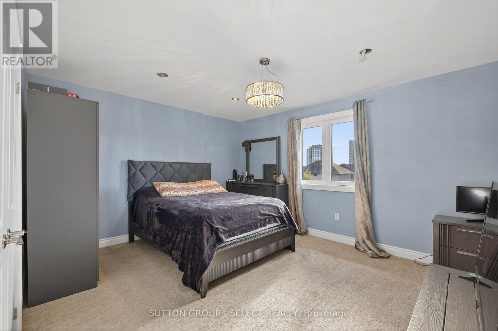 700 Franklinway Crescent, London North (North R), ON - Indoor Photo Showing Bedroom