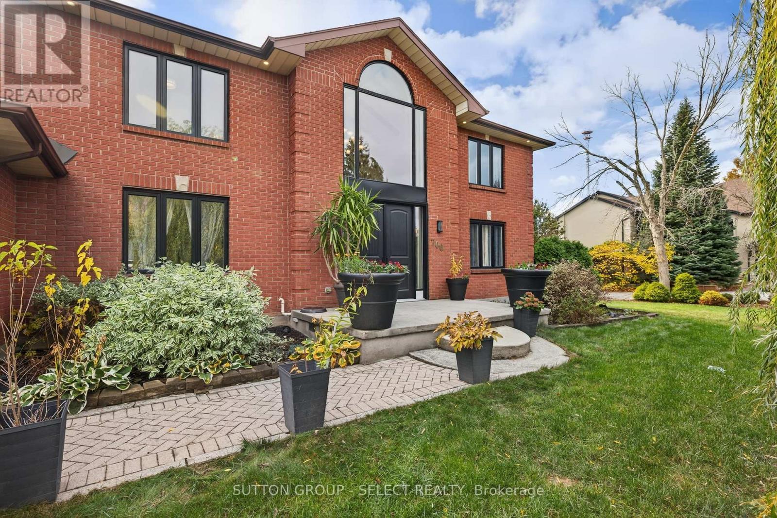 700 Franklinway Crescent, London North (North R), ON - Outdoor