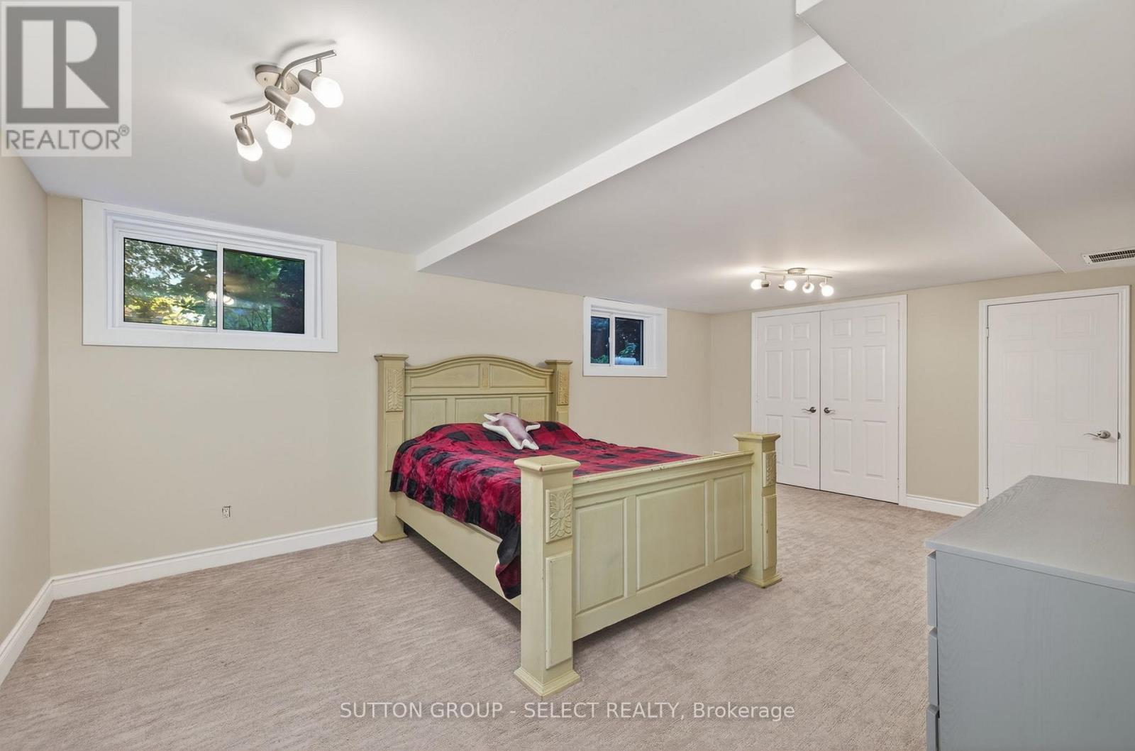 700 Franklinway Crescent, London North (North R), ON - Indoor Photo Showing Bedroom