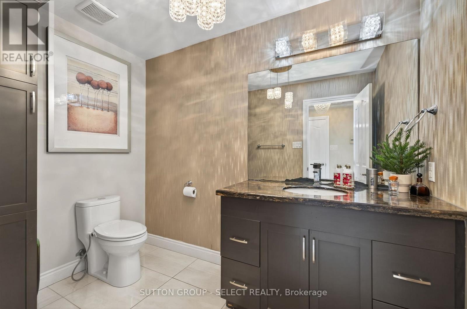 700 Franklinway Crescent, London North (North R), ON - Indoor Photo Showing Bathroom