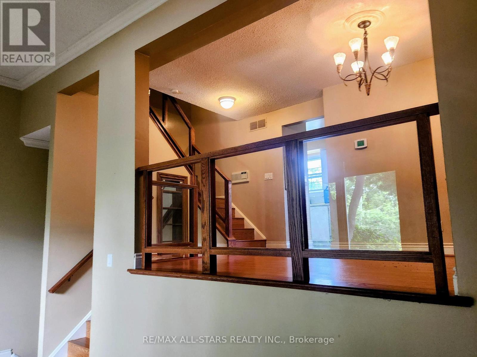 6 Hepworth Way, Markham, ON - Indoor Photo Showing Other Room