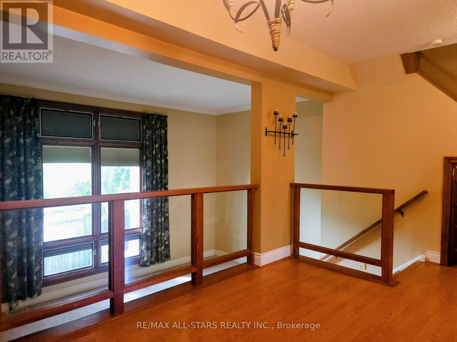 6 Hepworth Way, Markham, ON - Indoor Photo Showing Other Room