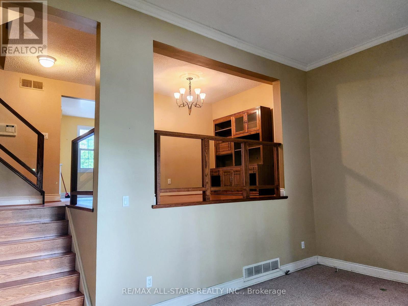 6 Hepworth Way, Markham, ON - Indoor Photo Showing Other Room