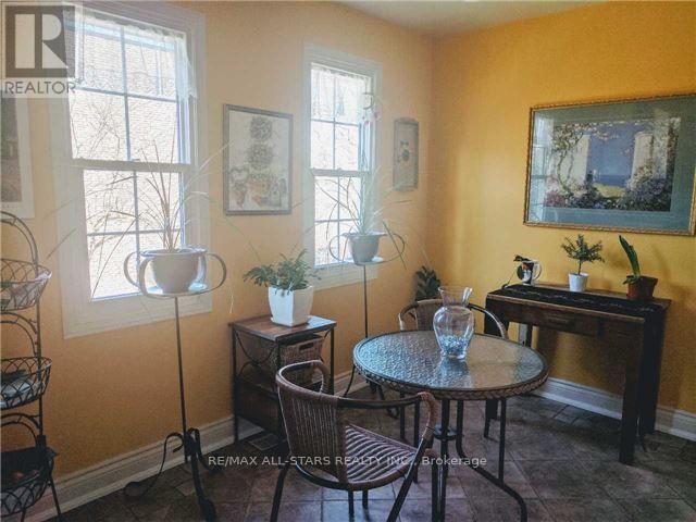 6 Hepworth Way, Markham, ON - Indoor