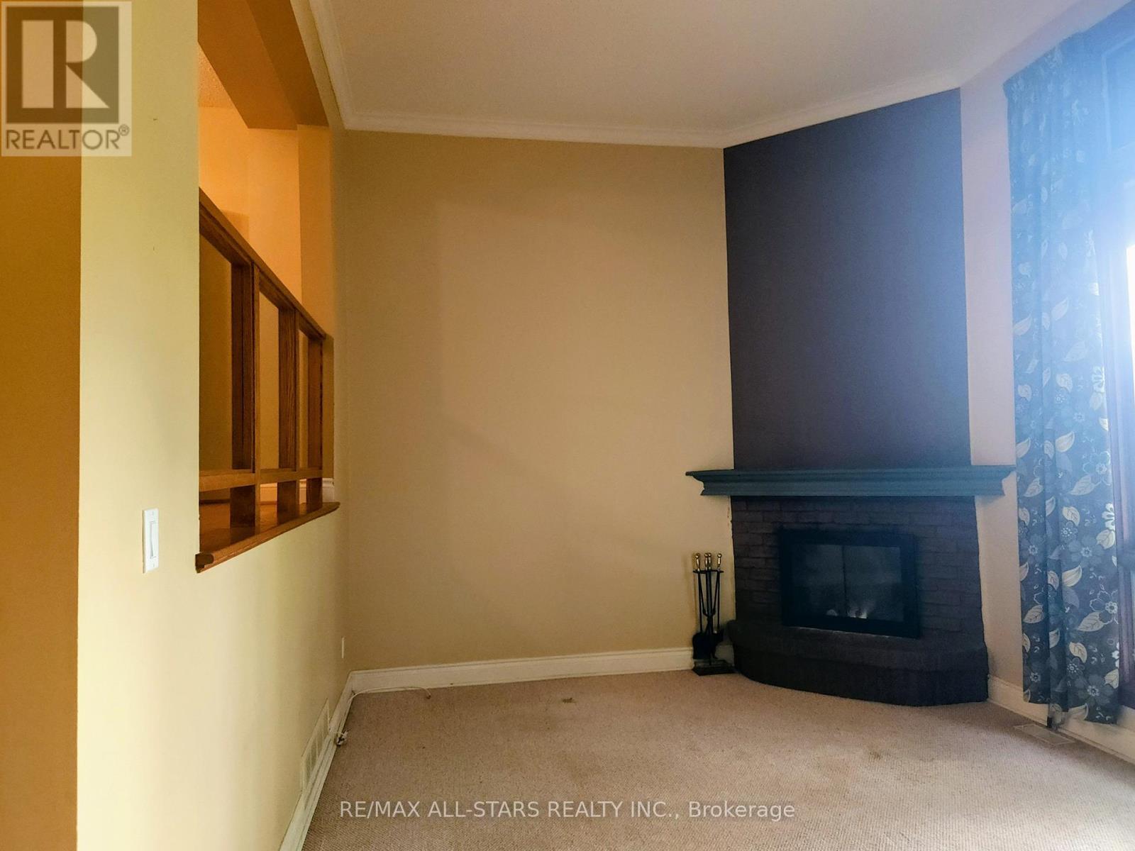 6 Hepworth Way, Markham, ON - Indoor With Fireplace