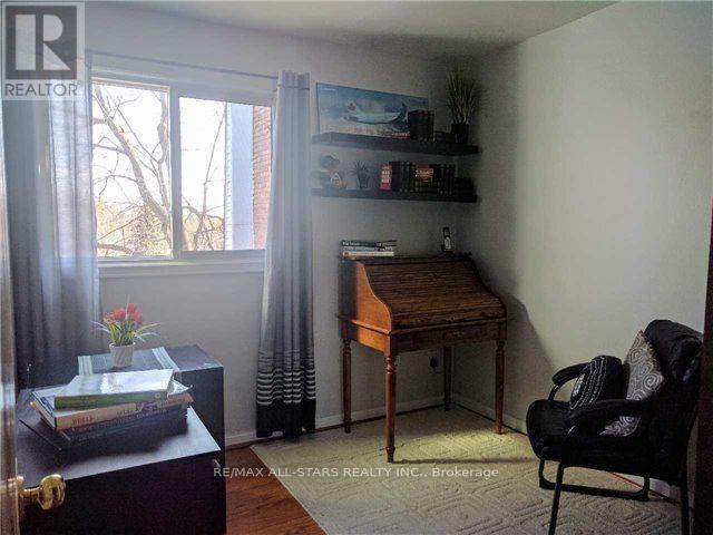 6 Hepworth Way, Markham, ON - Indoor