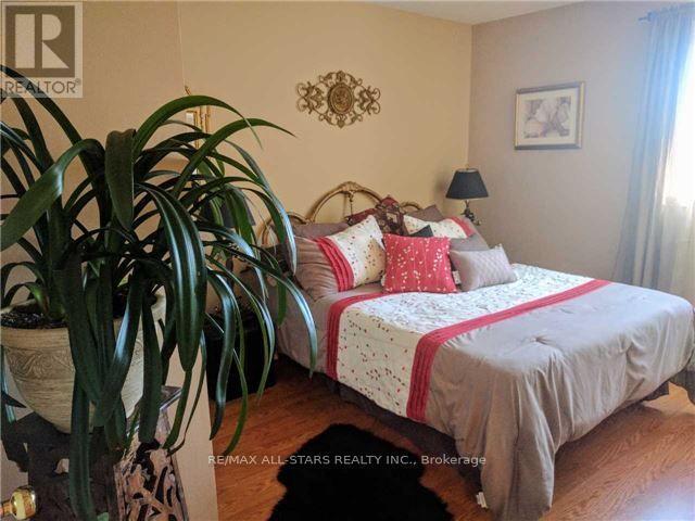 6 Hepworth Way, Markham, ON - Indoor Photo Showing Bedroom