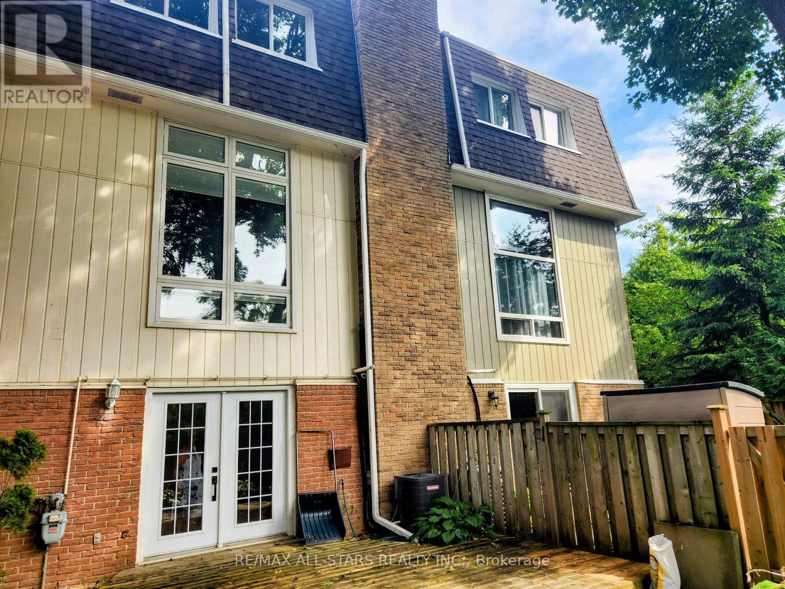 6 Hepworth Way, Markham, ON - Outdoor With Exterior