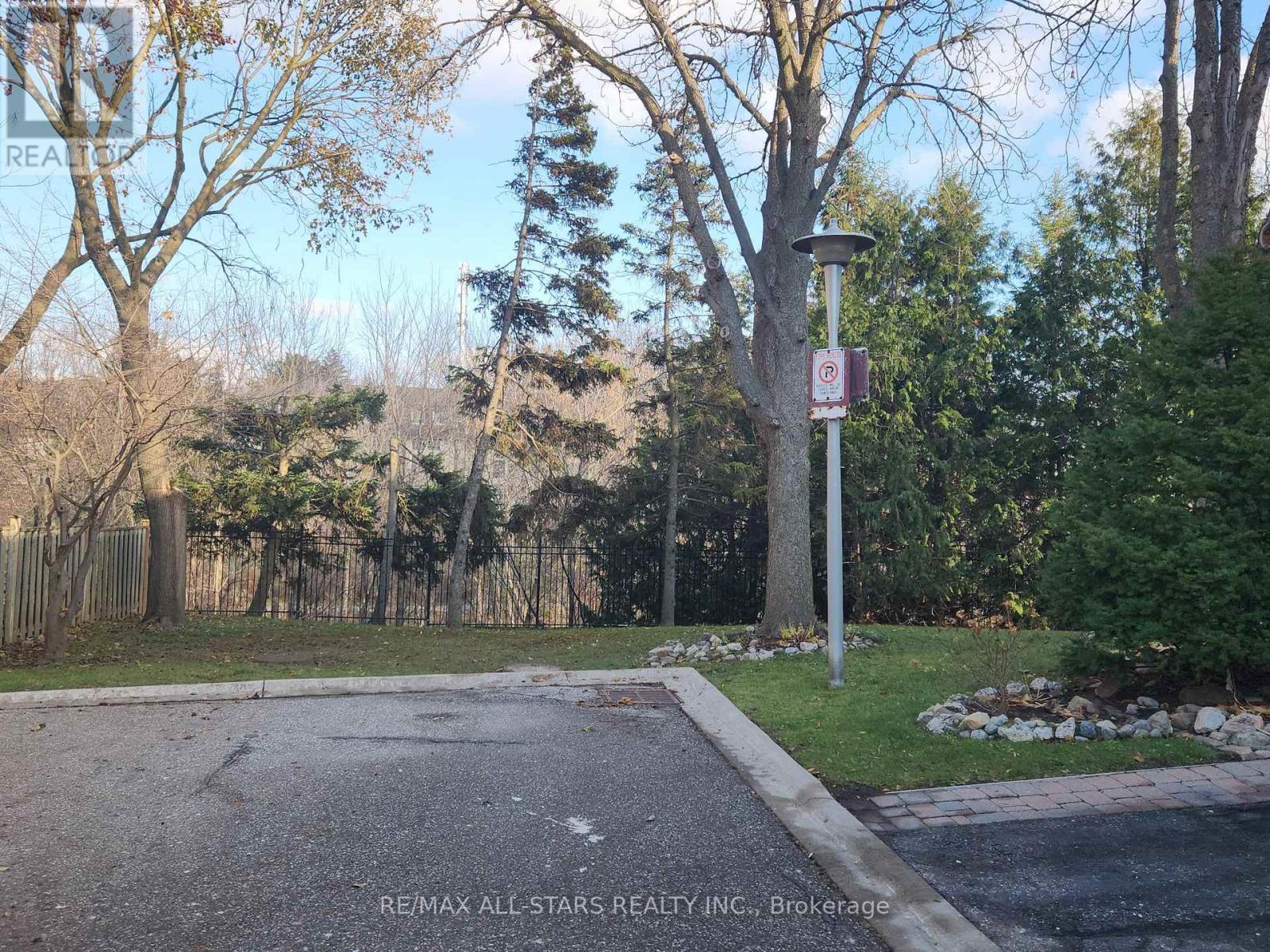 6 Hepworth Way, Markham, ON - Outdoor With View