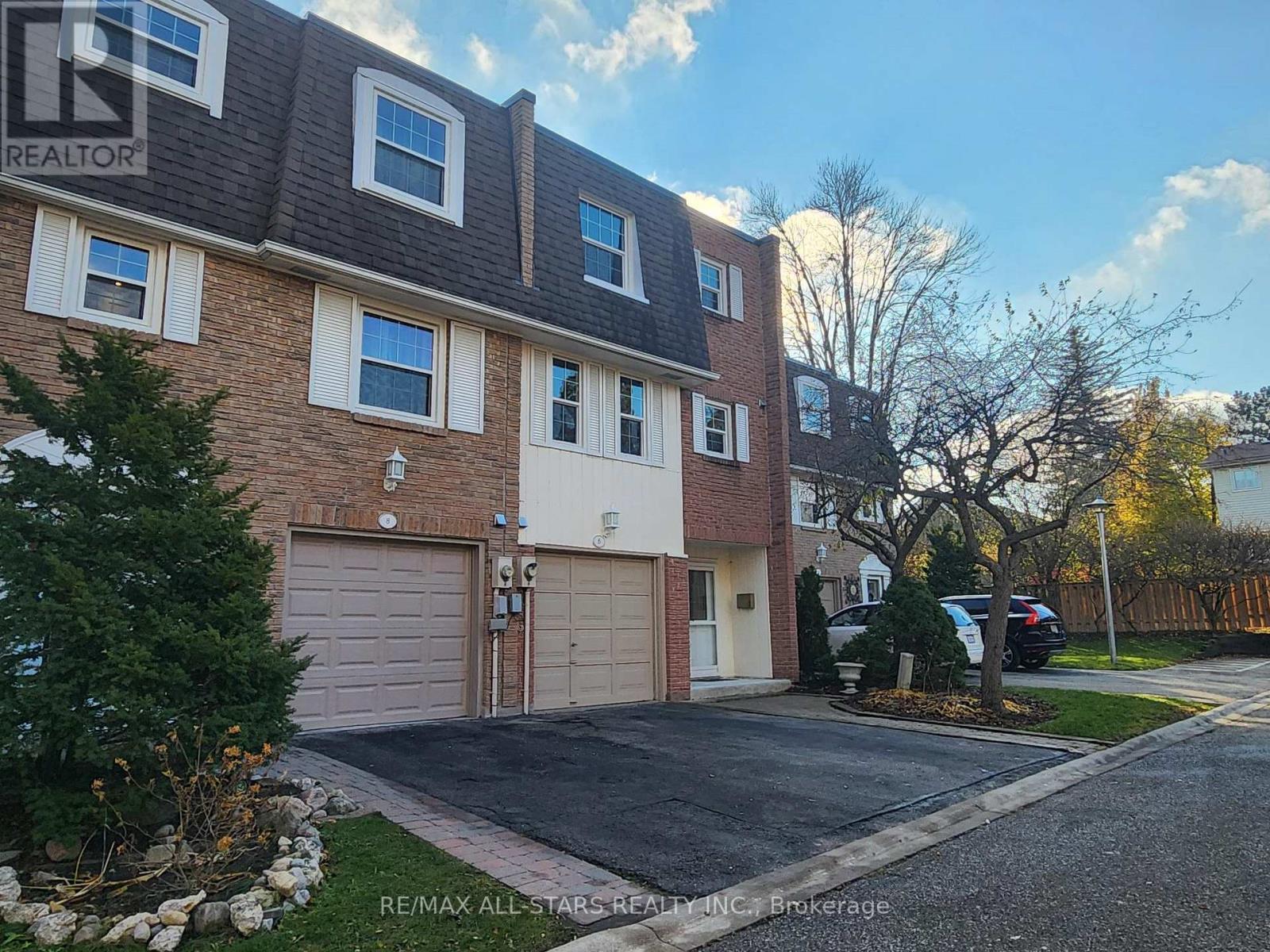 6 Hepworth Way, Markham, ON - Outdoor