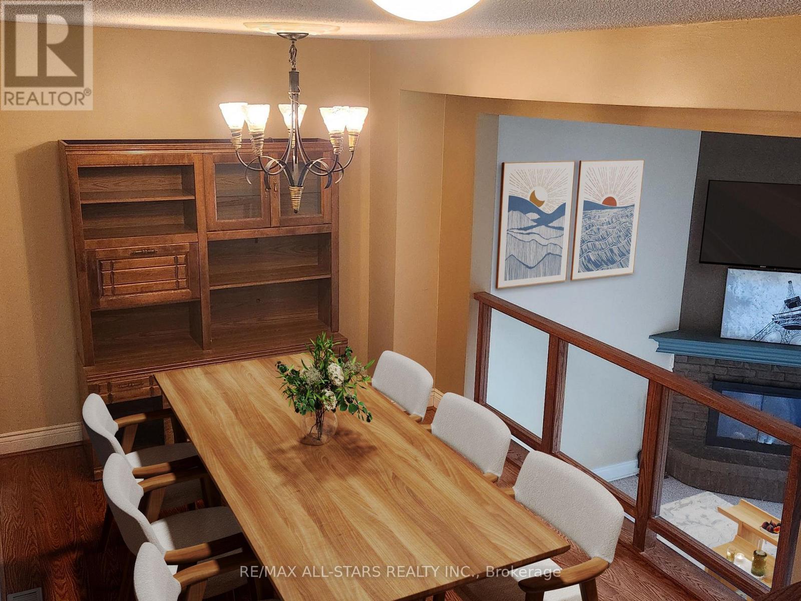 6 Hepworth Way, Markham, ON - Indoor Photo Showing Dining Room