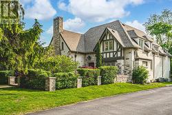 60 HIGH STREET Barrie, ON L4N 1W4