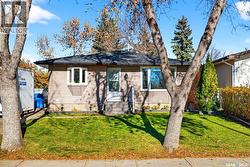 18 Molloy ROAD  Regina, SK S4R 6C4