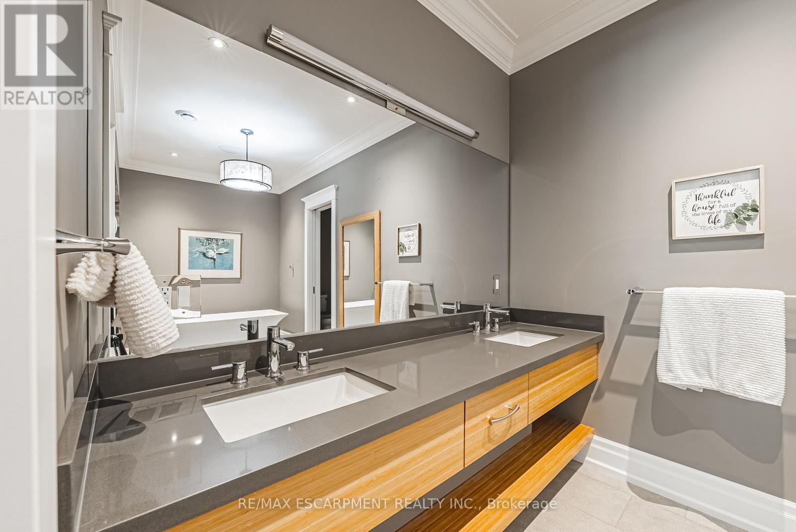 Second Primary Ensuite - 597 Old York Road, Burlington, ON - Indoor Photo Showing Bathroom