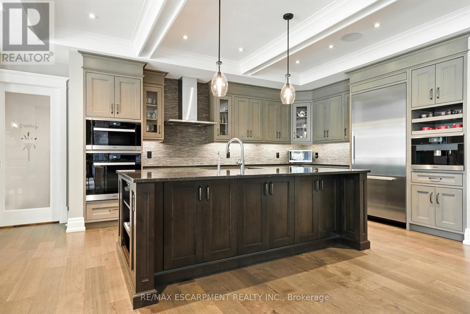 Kitchen - 597 Old York Road, Burlington, ON - Indoor Photo Showing Kitchen With Stainless Steel Kitchen With Upgraded Kitchen