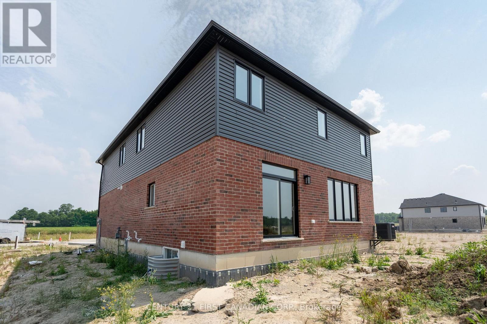 105 Sheldabren Street, North Middlesex (Ailsa Craig), ON - Outdoor With Exterior