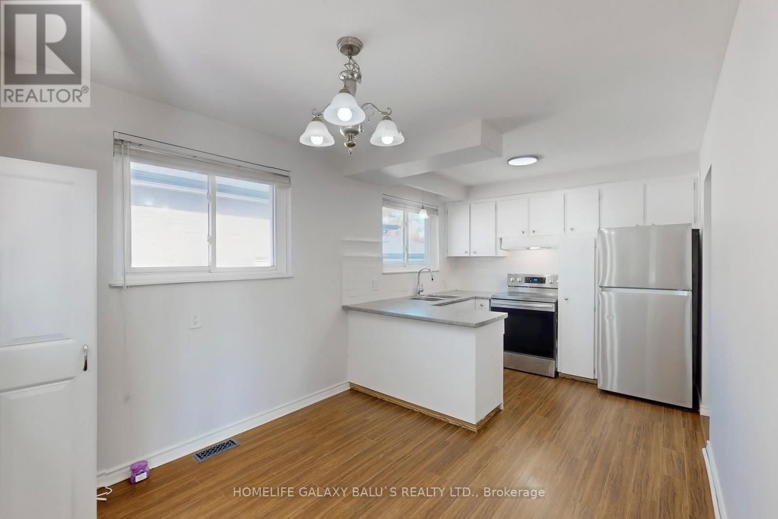 Main - 629 Park Road N, Oshawa, ON - Indoor Photo Showing Kitchen
