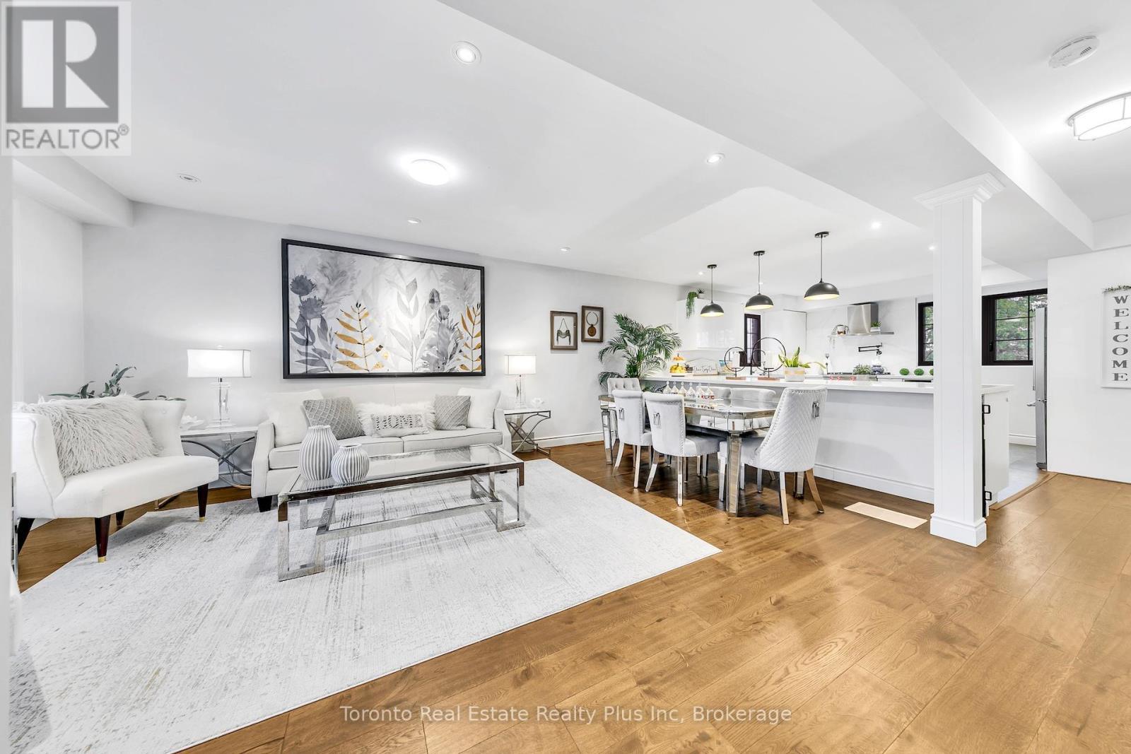 2797 Constable Road, Mississauga, ON - Indoor Photo Showing Living Room
