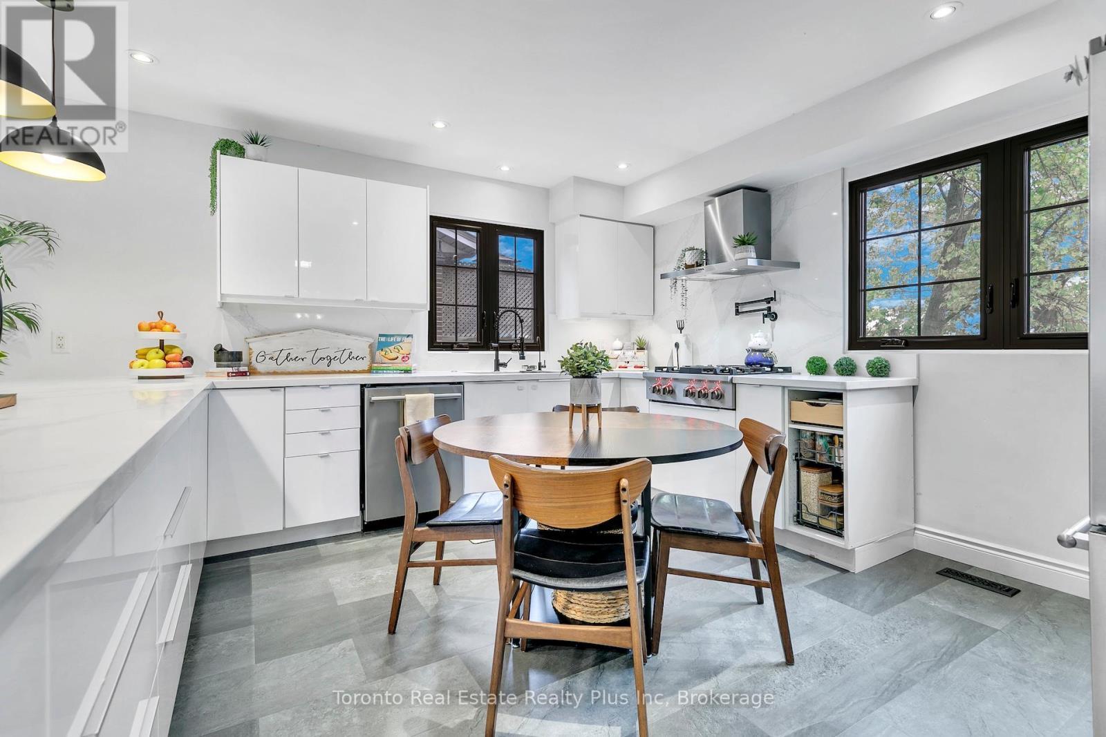 2797 Constable Road, Mississauga, ON - Indoor