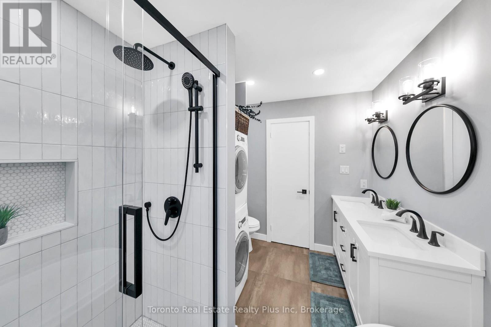 2797 Constable Road, Mississauga, ON - Indoor Photo Showing Bathroom