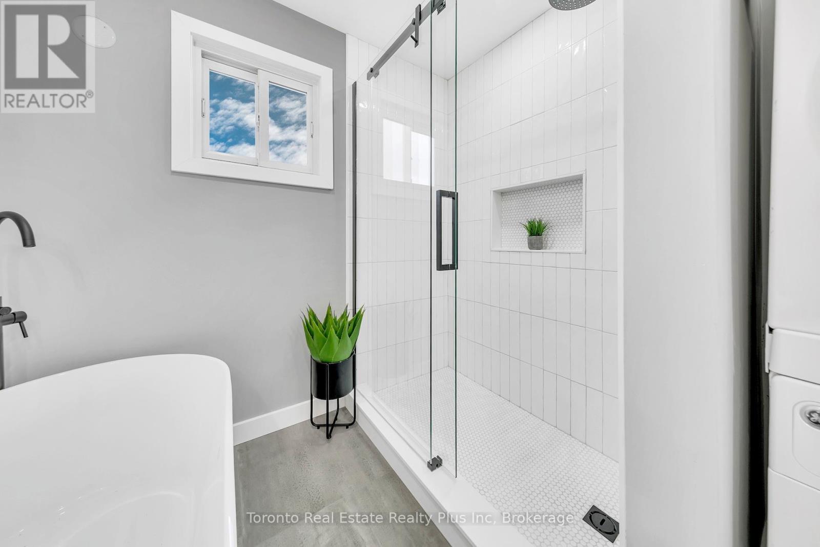 2797 Constable Road, Mississauga, ON - Indoor Photo Showing Bathroom