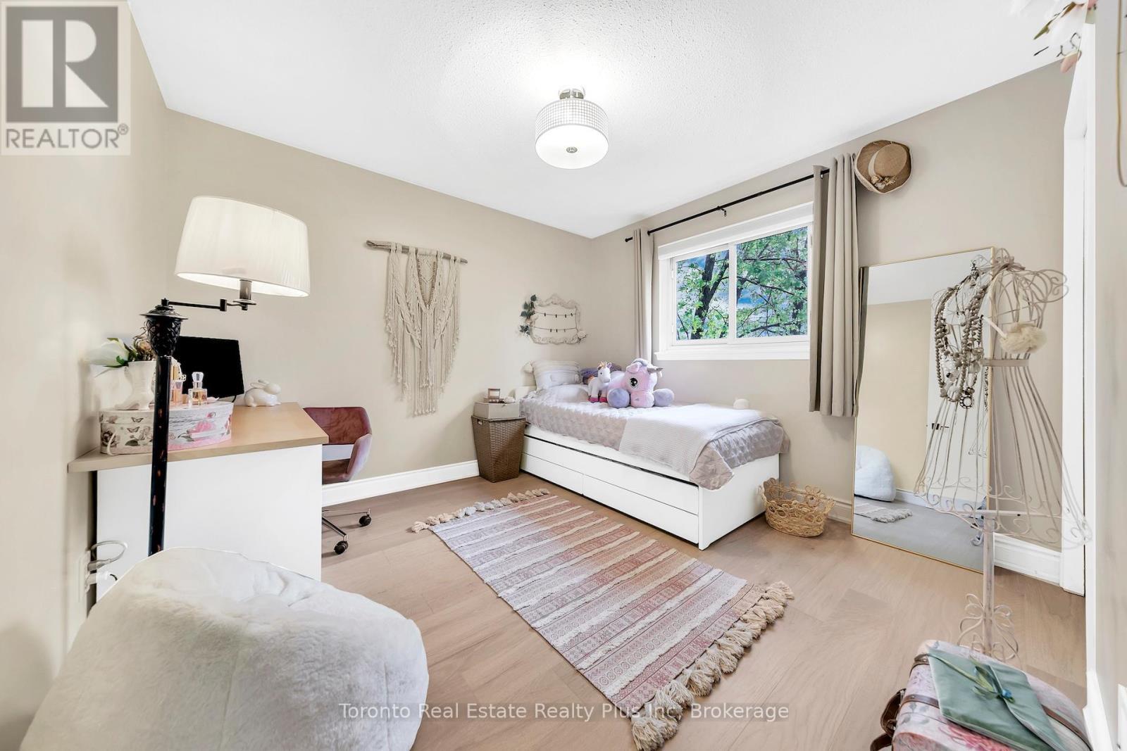 2797 Constable Road, Mississauga, ON - Indoor Photo Showing Bedroom