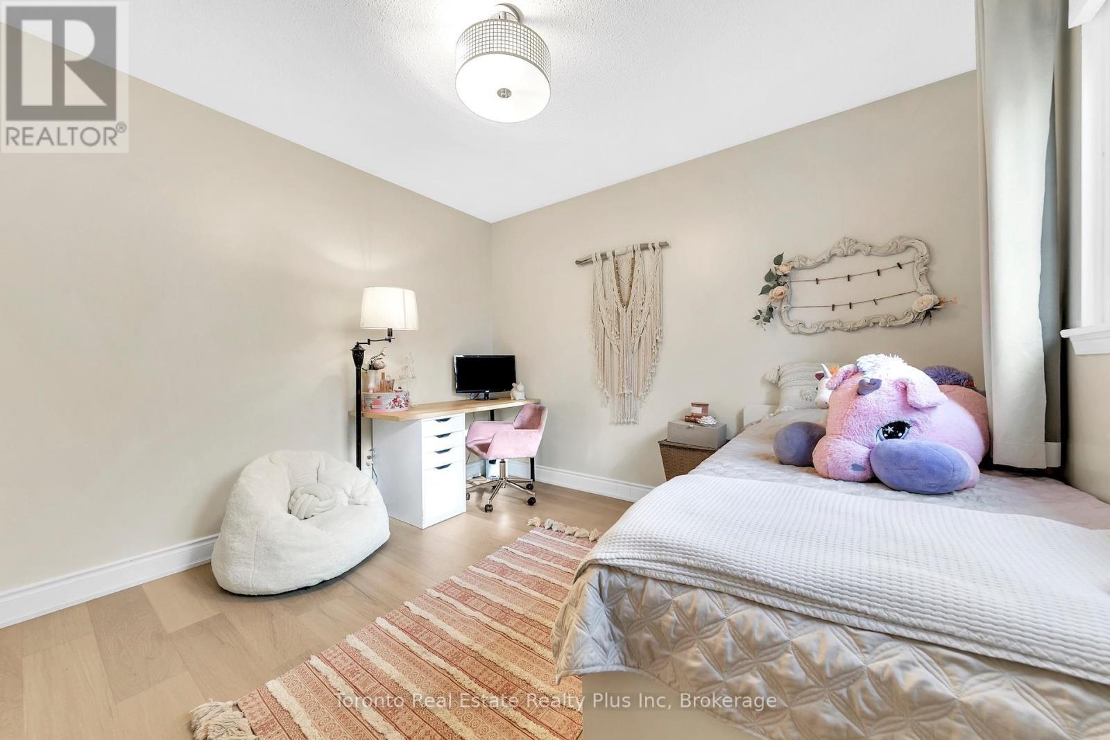 2797 Constable Road, Mississauga, ON - Indoor Photo Showing Bedroom