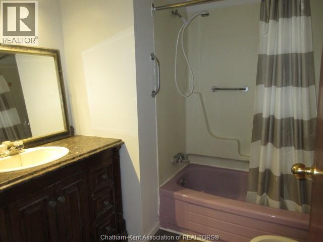 258 William Street, Dresden, ON - Indoor Photo Showing Bathroom