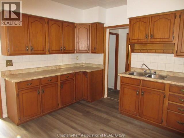 258 William Street, Dresden, ON - Indoor Photo Showing Kitchen With Double Sink