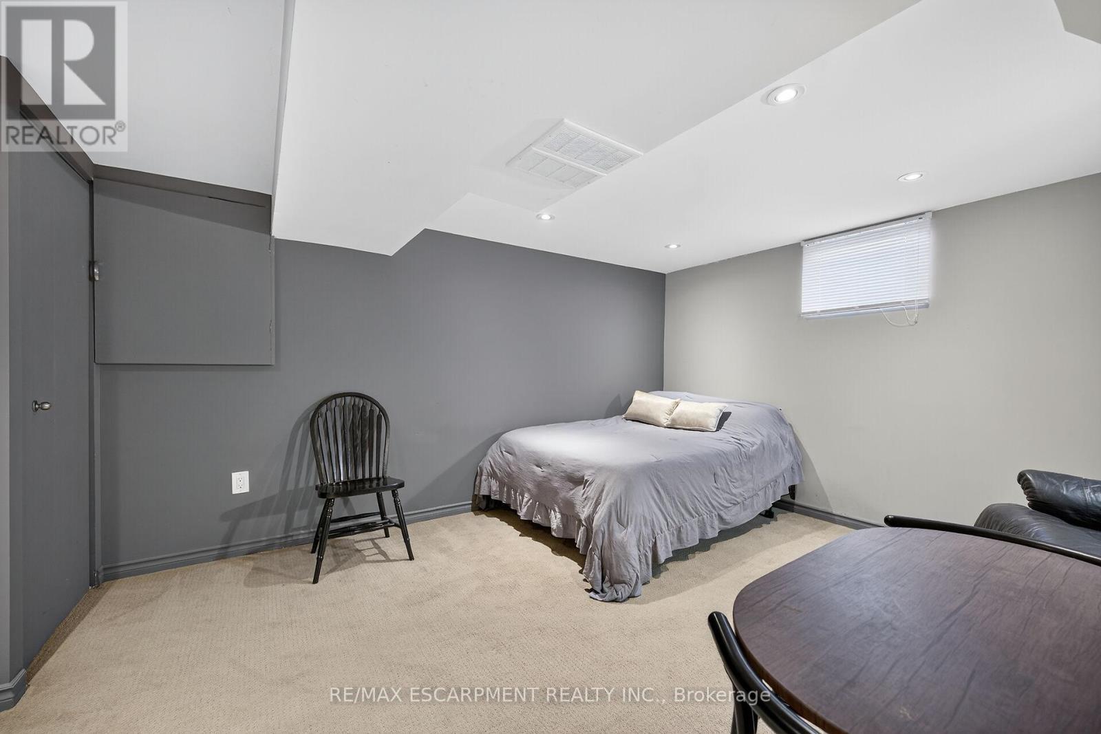 211 Birchcliffe Crescent, Hamilton, ON - Indoor