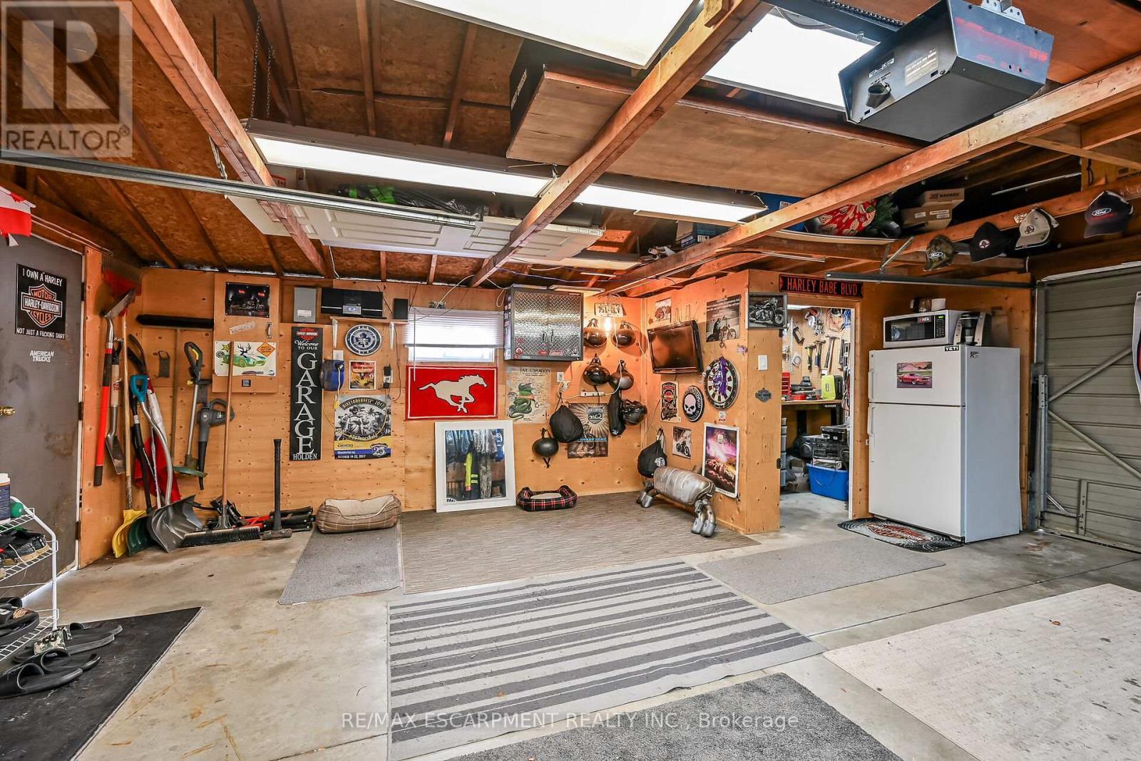 211 Birchcliffe Crescent, Hamilton, ON - Indoor Photo Showing Basement