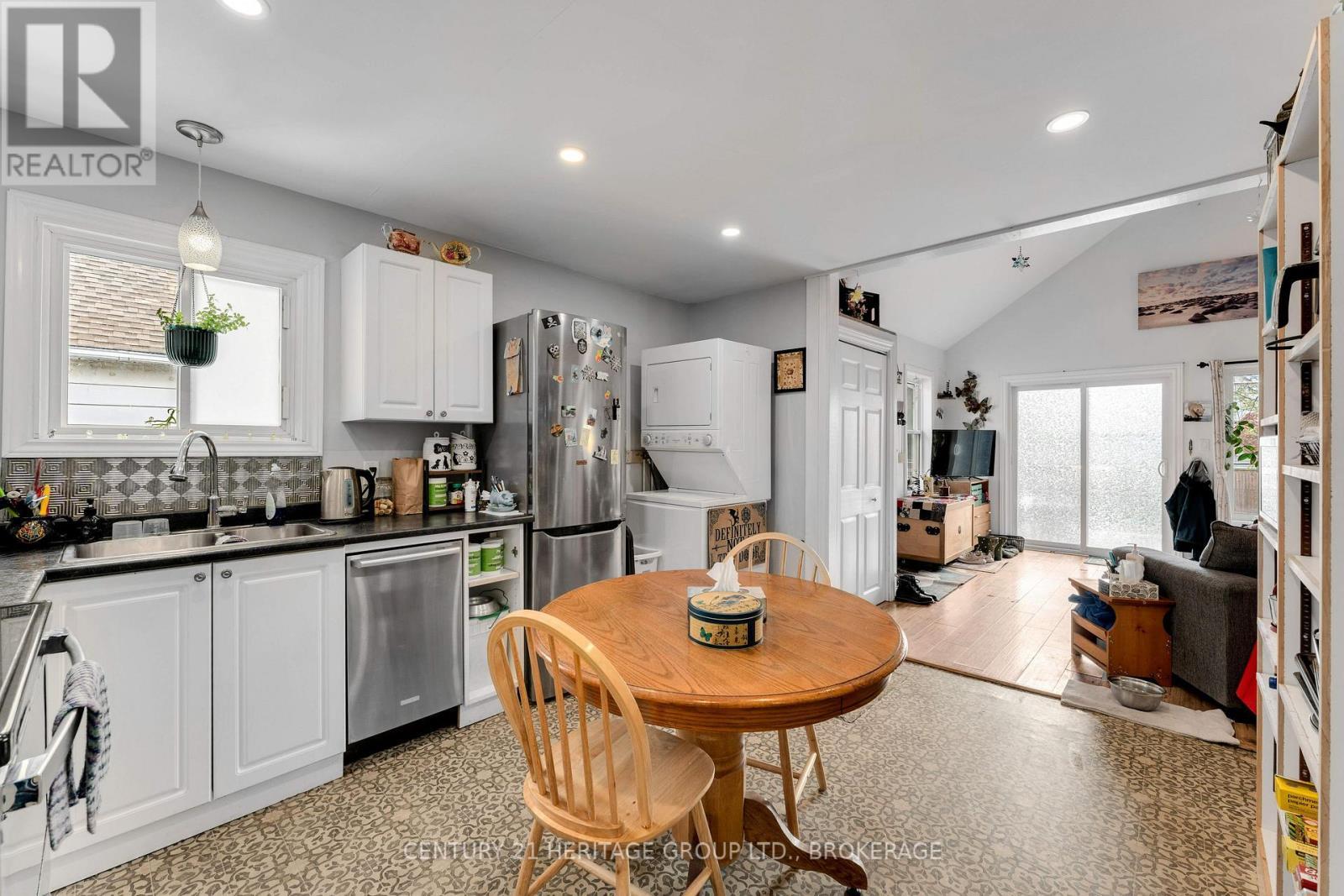 336 Elliott Avenue, Kingston (East Of Sir John A. Blvd), ON - Indoor