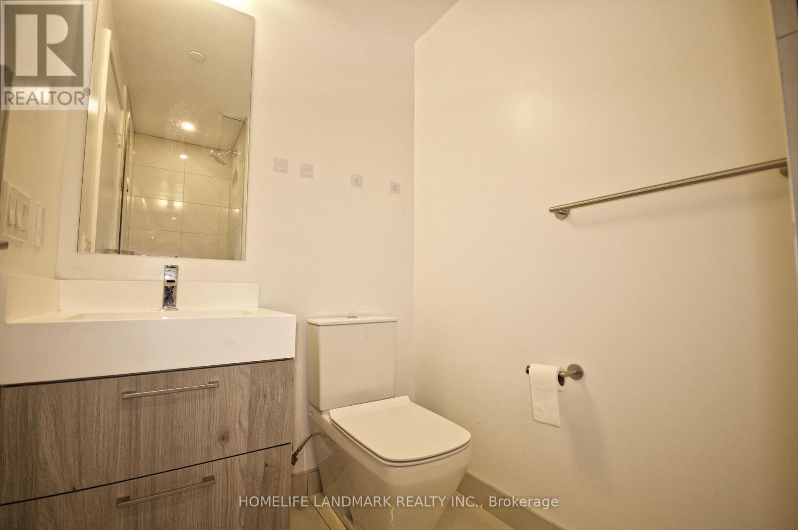 1902 - 1 Yorkville Avenue, Toronto, ON - Indoor Photo Showing Bathroom