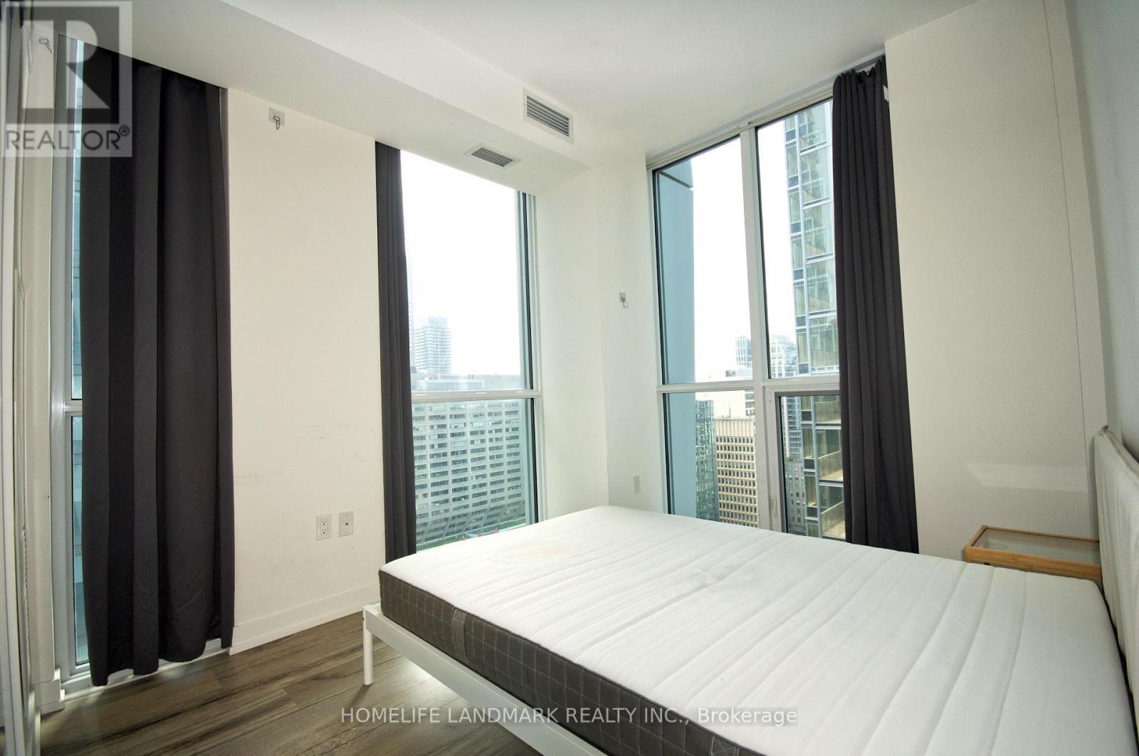 1902 - 1 Yorkville Avenue, Toronto, ON - Indoor Photo Showing Bedroom