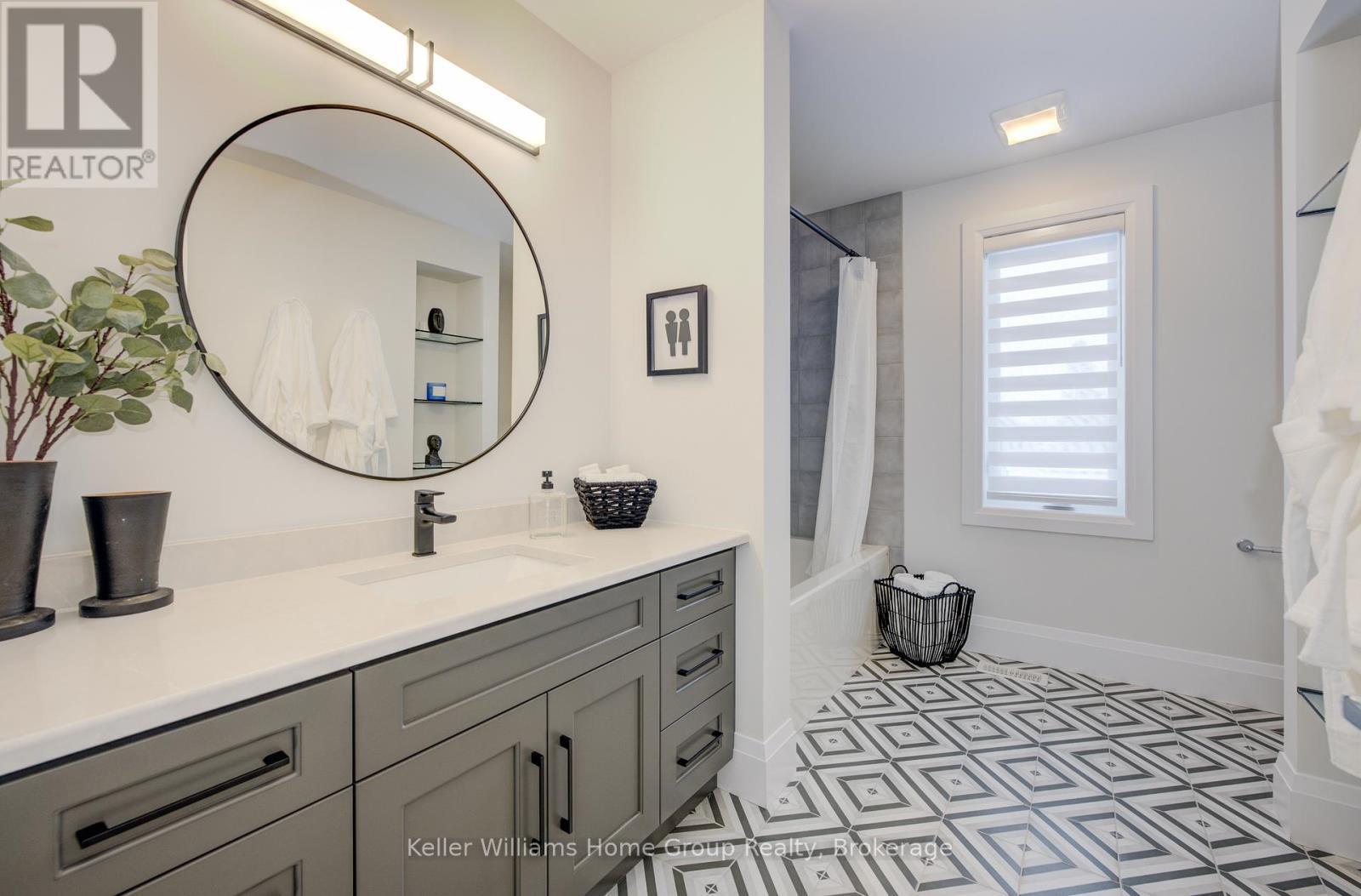 2 Nicholas Way, Guelph (Victoria North), ON - Indoor Photo Showing Bathroom