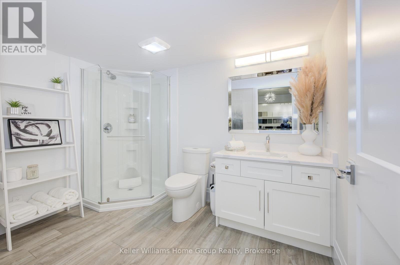 2 Nicholas Way, Guelph (Victoria North), ON - Indoor Photo Showing Bathroom